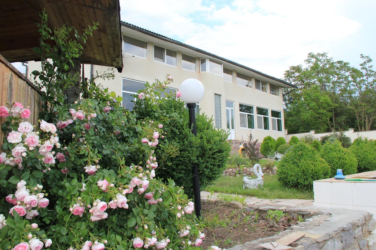 Constancia Hotel Kamianets-Podilskyi Exterior photo