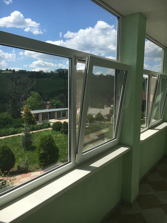 Constancia Hotel Kamianets-Podilskyi Exterior photo