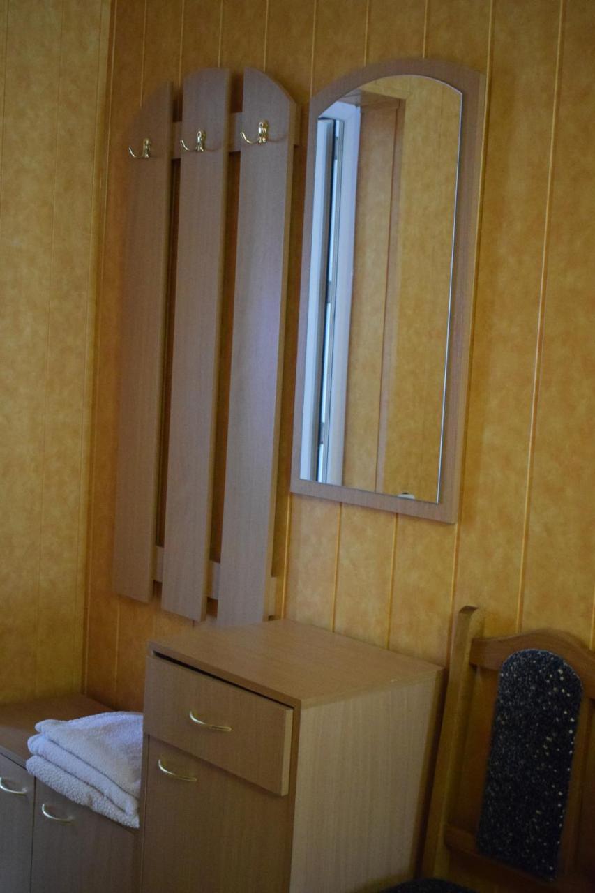Constancia Hotel Kamianets-Podilskyi Exterior photo